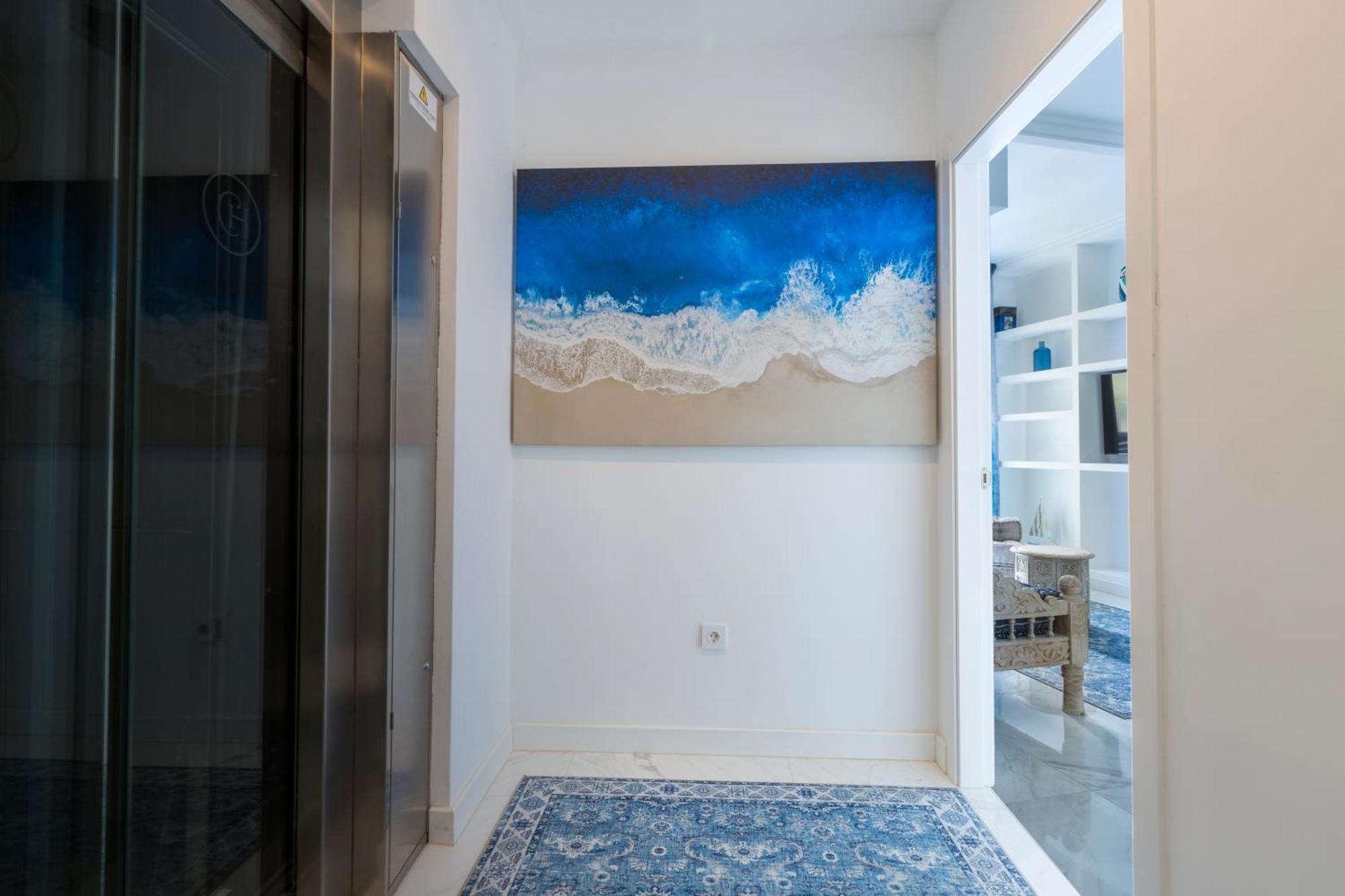 The Clock House Luxury Urban Suites Málaga Esterno foto