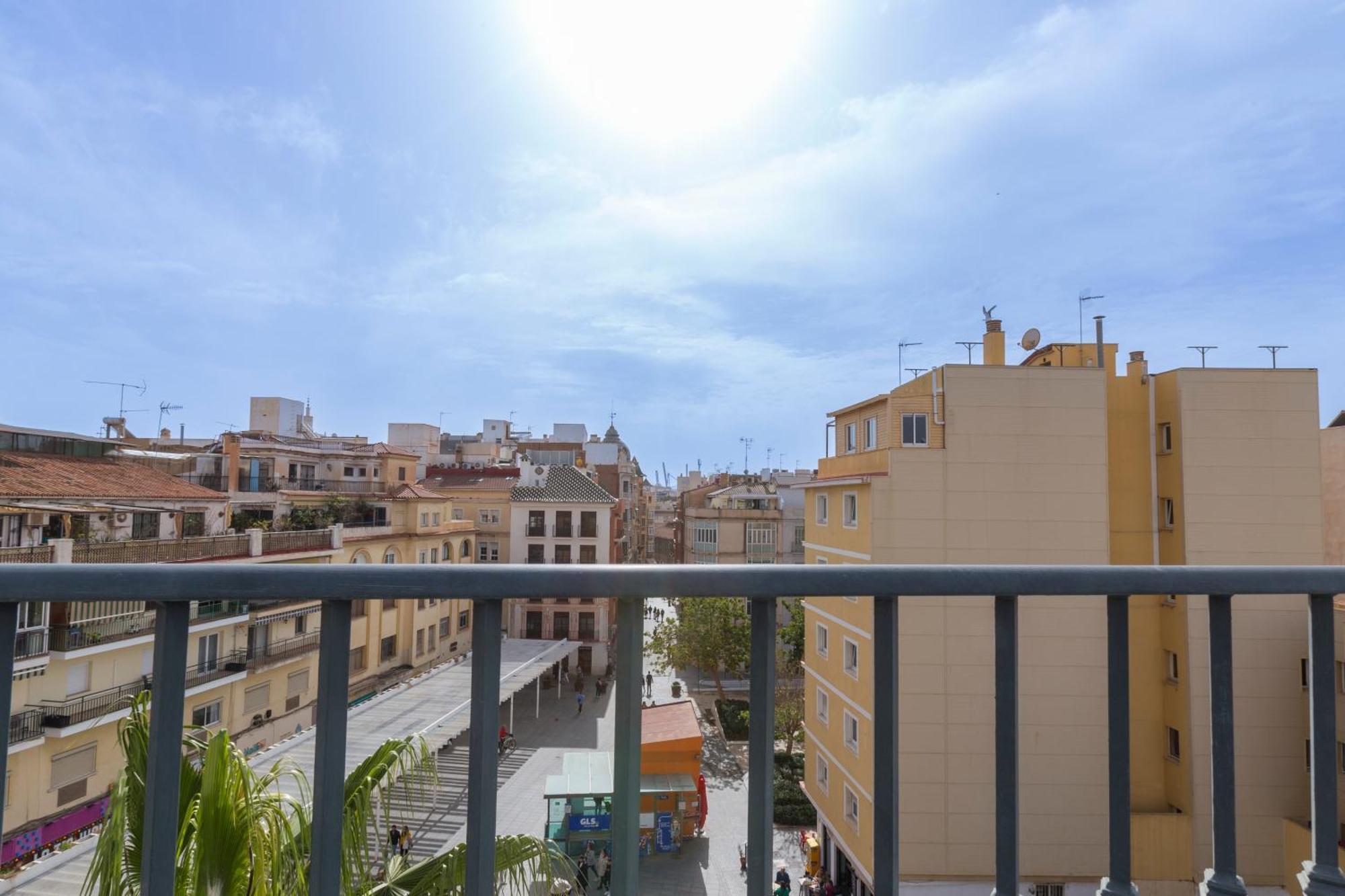 The Clock House Luxury Urban Suites Málaga Esterno foto